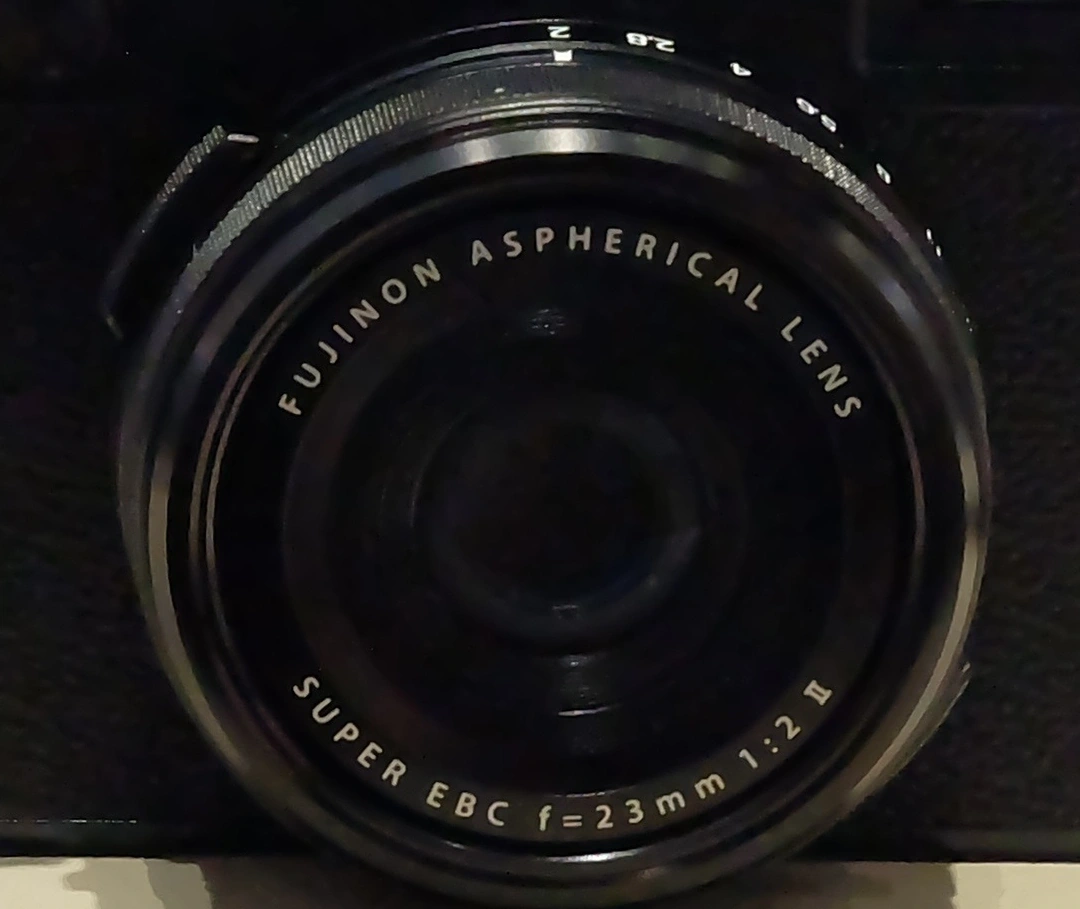 Un objetivo. Una mirada. de Fujifilm X100VI