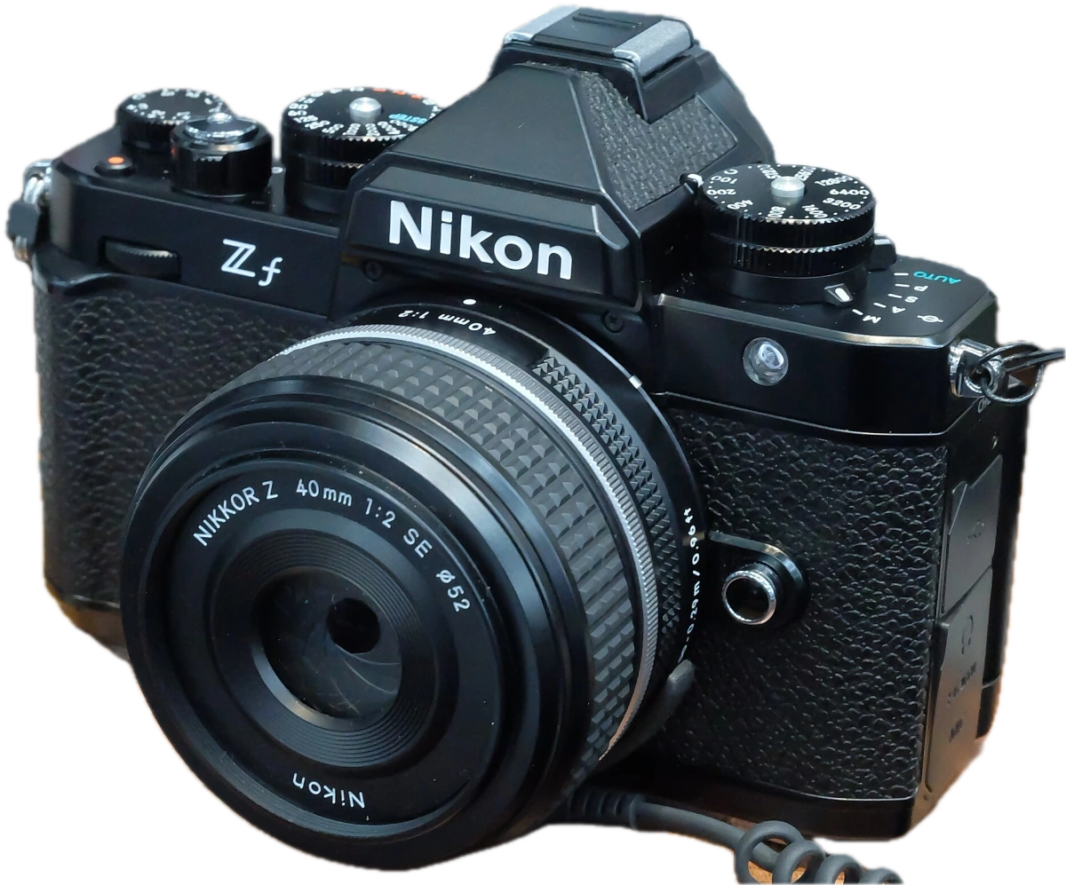 Z f negra con NIKKOR Z 40mm f/2 SE