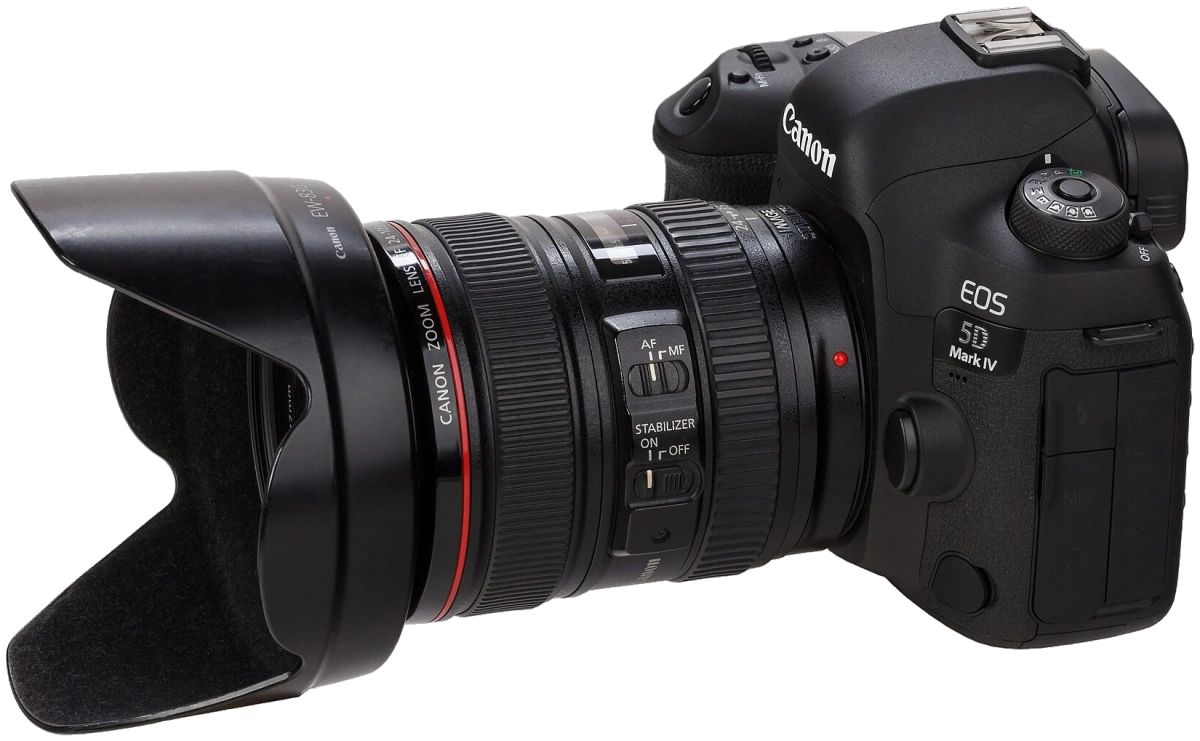 5D Mark IV con Canon EF 24–105mm y parasol